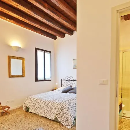 Mellina's Terrace - Stylish House Apartment Venice
