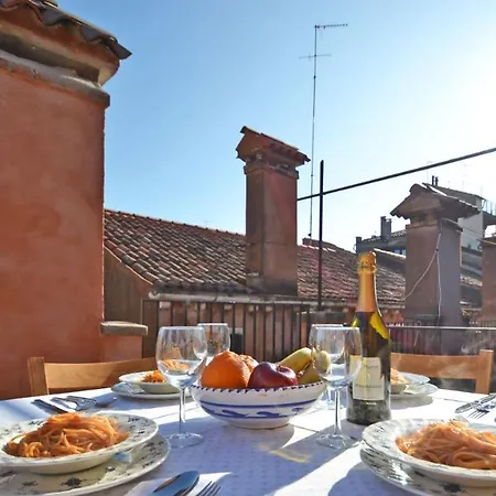 Mellina's Terrace - Stylish House *