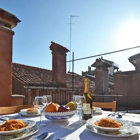 Mellina's Terrace - Stylish House *